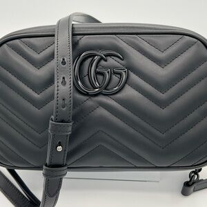 Gucci GG Marmont black out camera bag excellent condition!